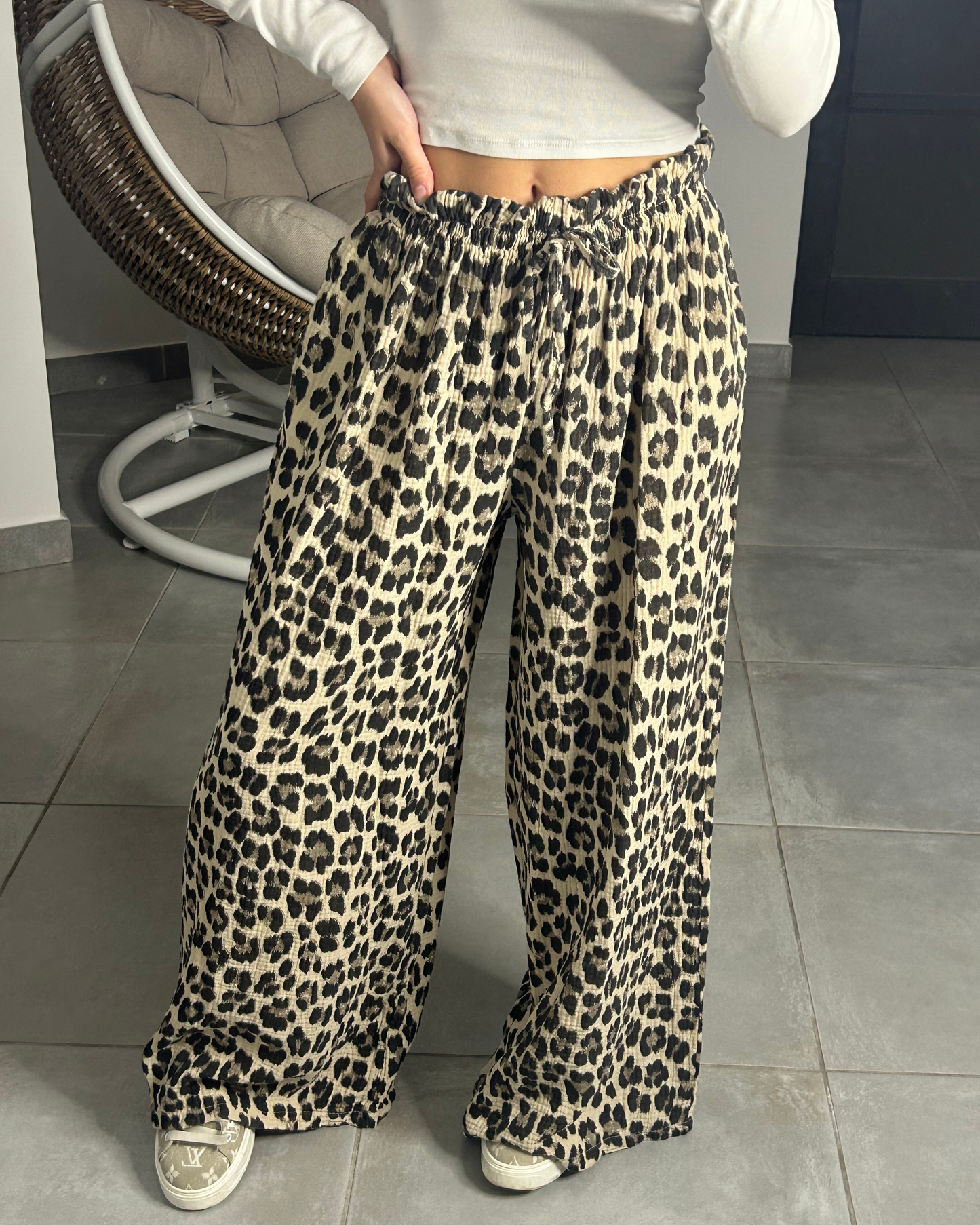 Pantalon gaz de coton léopard