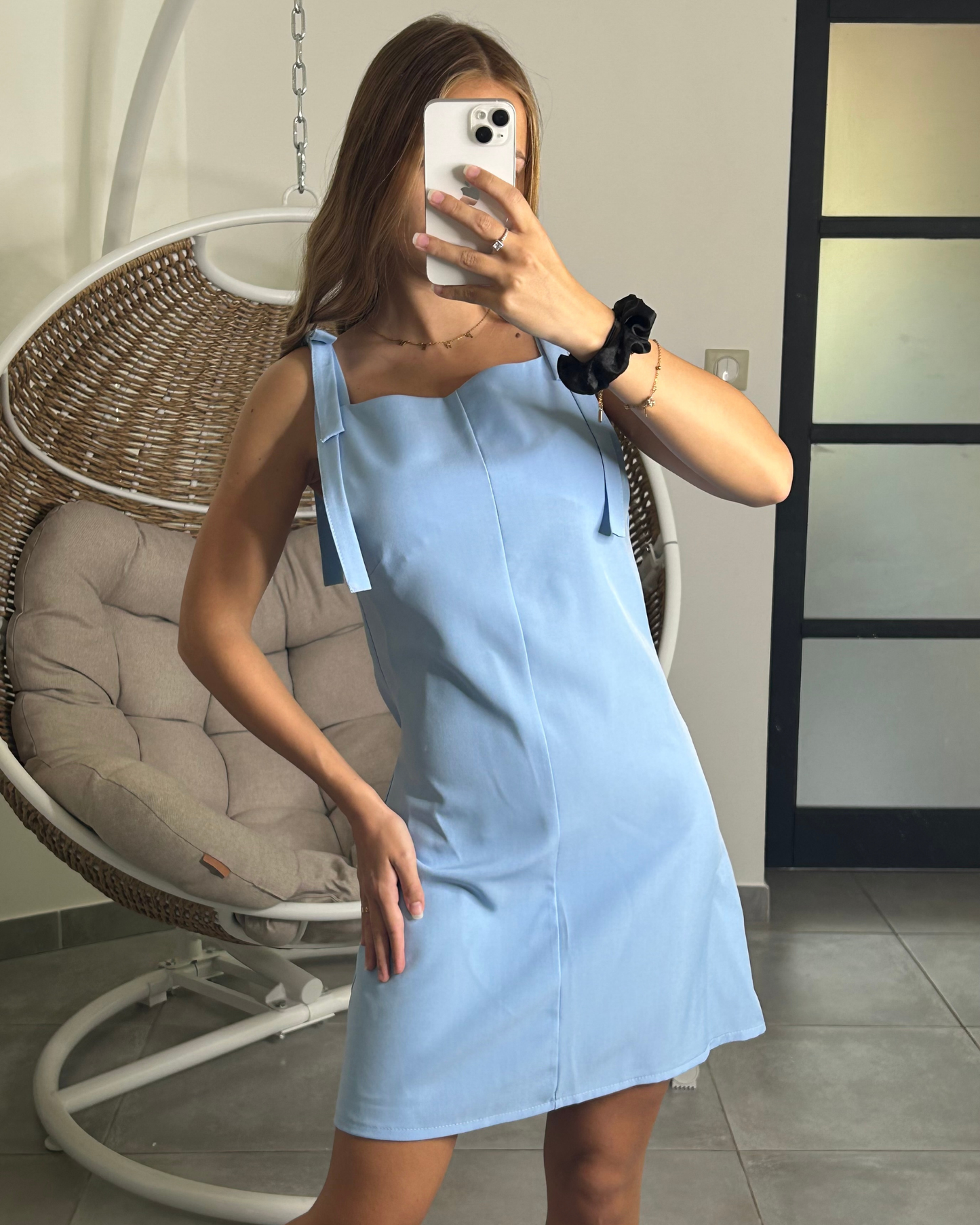 Robe à nœuds bleue