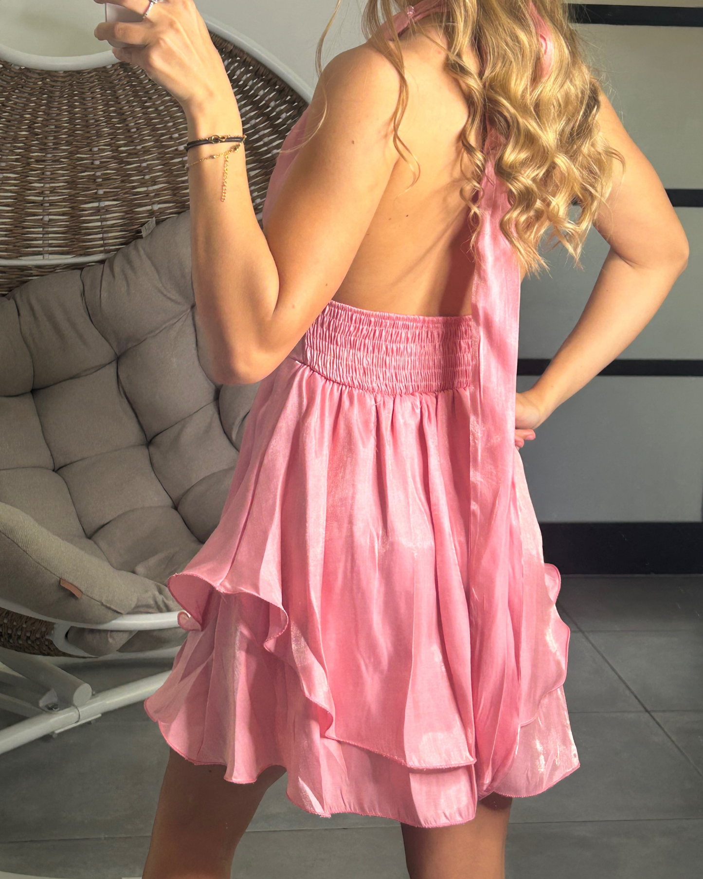 Robe courte brillante rose
