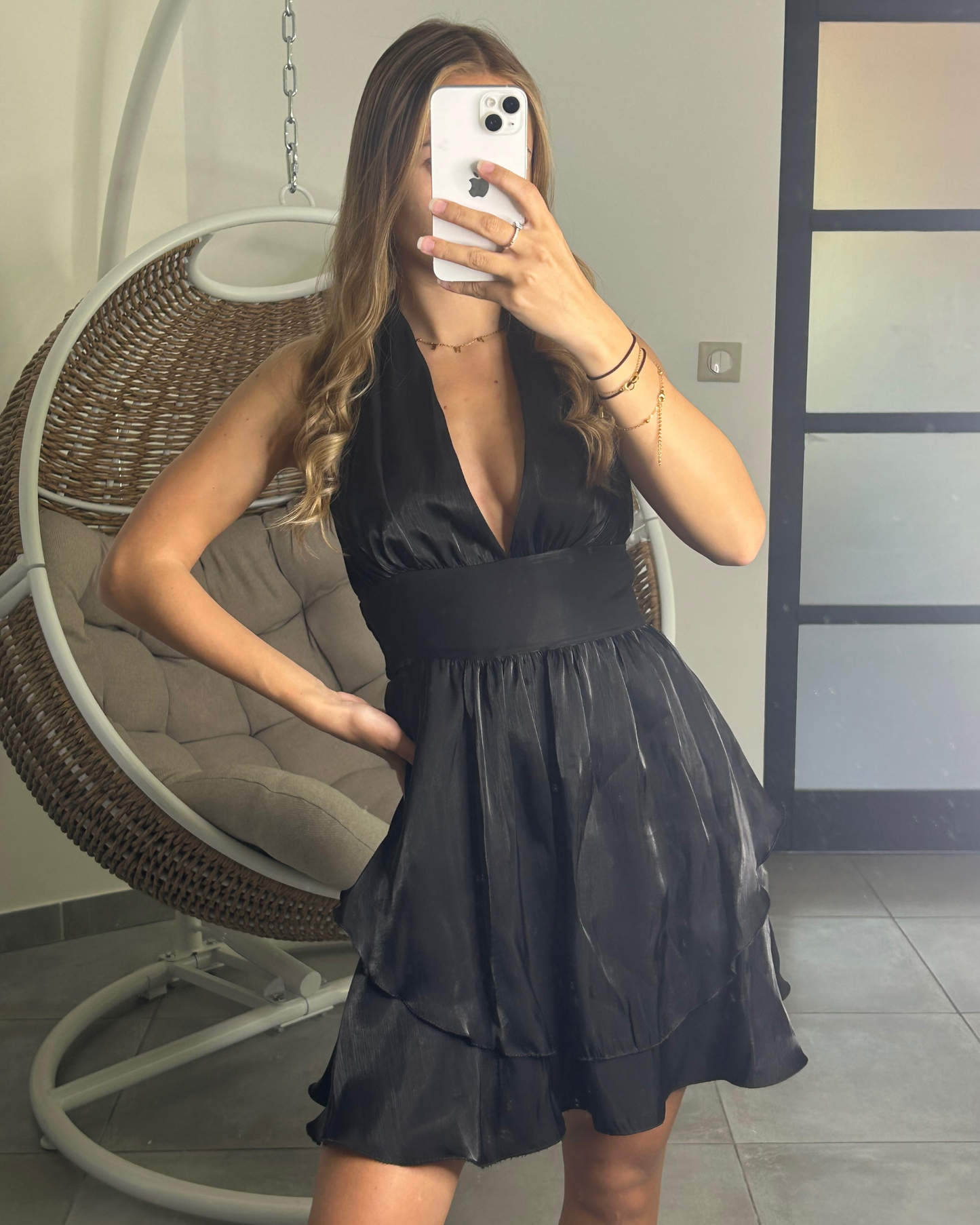 Robe courte brillante noire